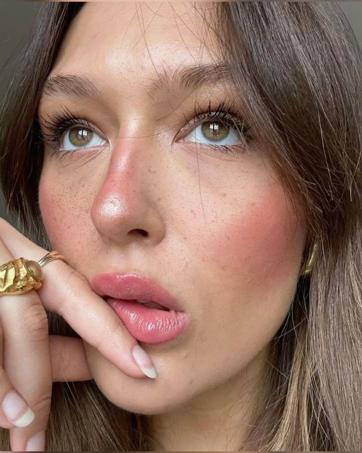 bold_blush_makeup_1.jpg